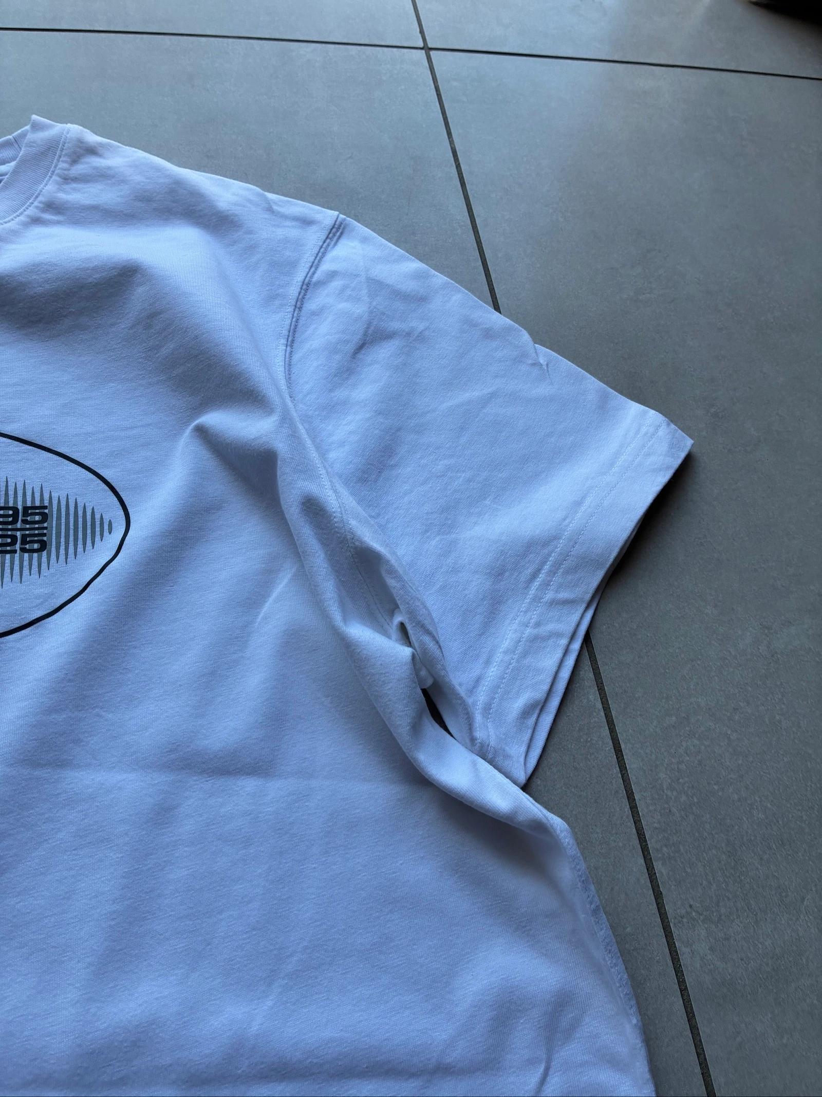 T-Shirt Nike Air Max 95/25 Branca Vintage Y2K com Estampa GG Streetwear Rara – photo 5
